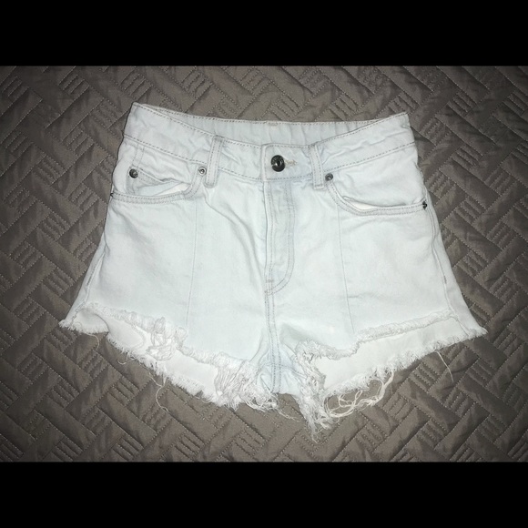 Divided Pants - High-Waisted Cutoff Jean Shorts